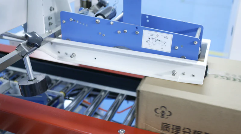 Packaging and boxing area
