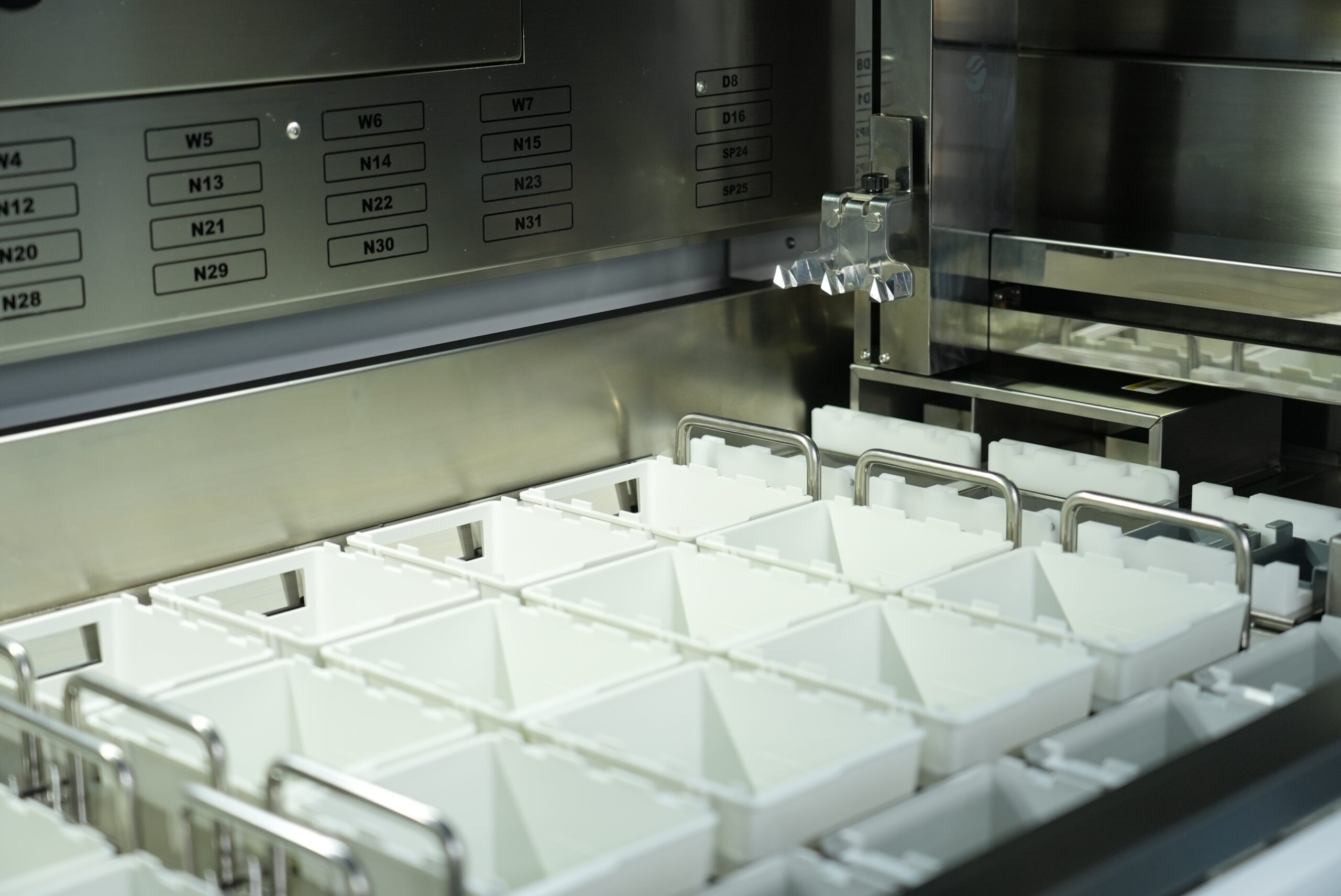 How Humidity Damages Histology Lab Equipment